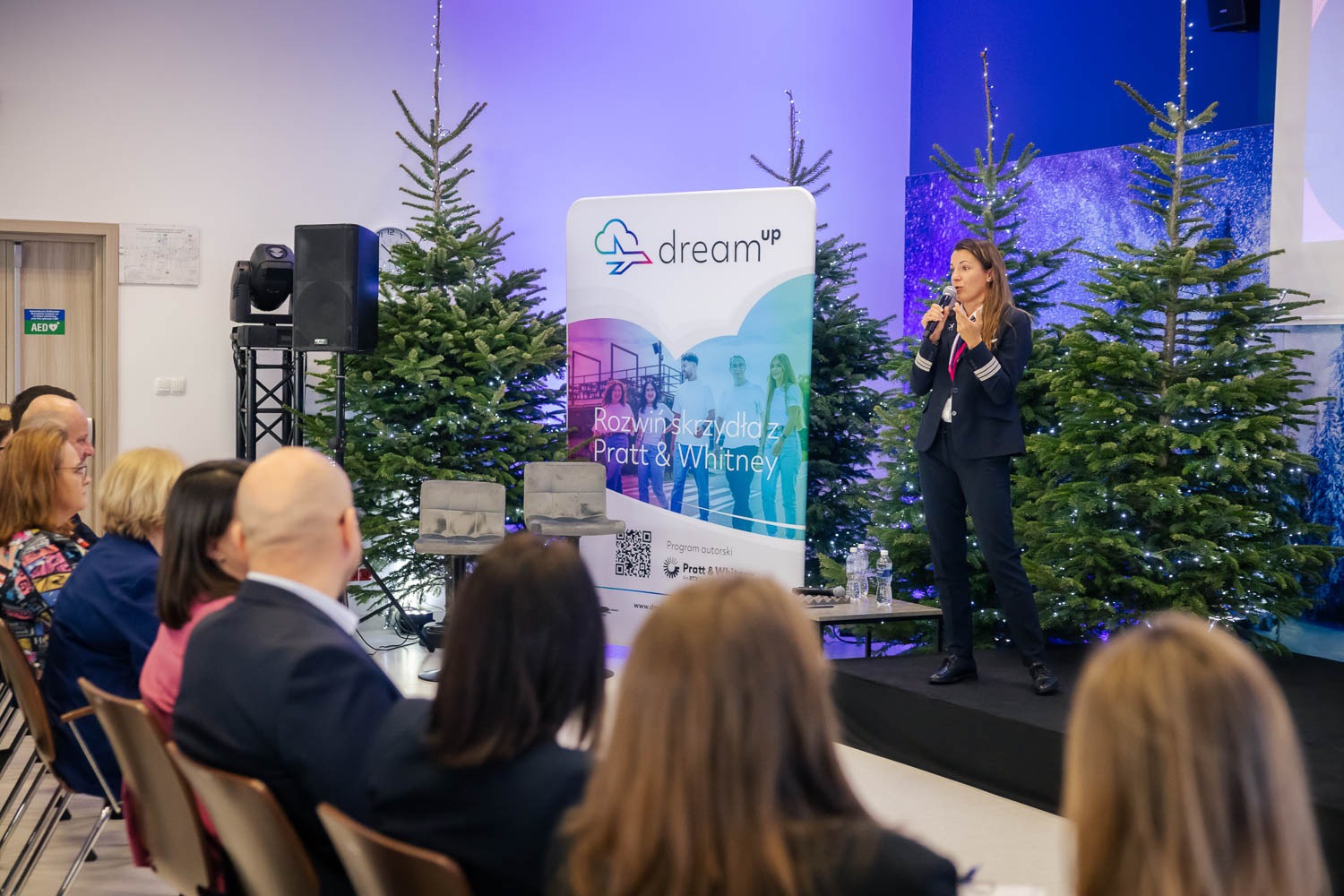 zdjęcie z uroczystego otwarcia 2 edycji programu DreamUp w kampusie firmy Pratt&Whitney w Rzeszowie, fot. Tadeusz Poźniak